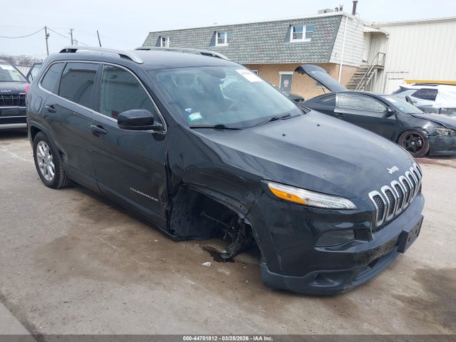Salvage Jeep Cherokee Image