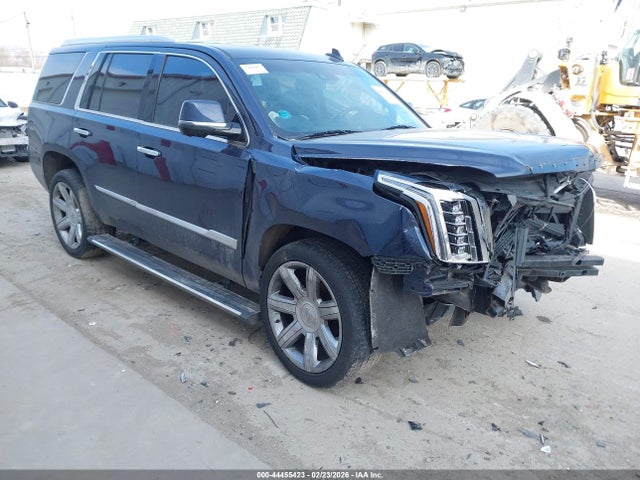 Salvage Cadillac Escalade Image