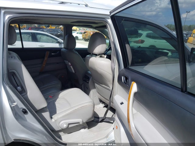 Toyota Highlander Limited V6