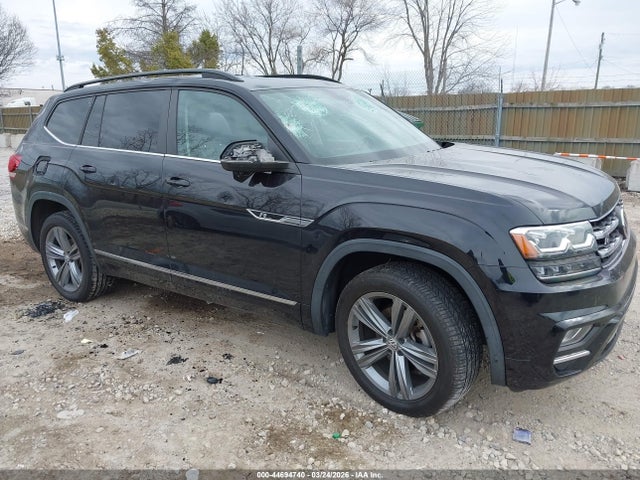 Salvage Volkswagen Atlas Image