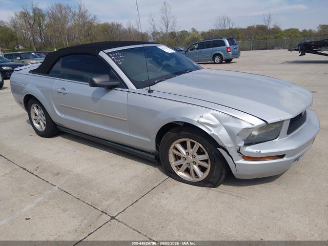 Salvage Ford Mustang Image