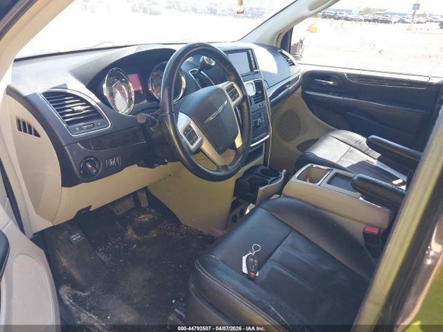 Chrysler Town & Country Touring