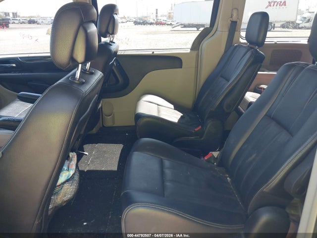 Chrysler Town & Country Touring