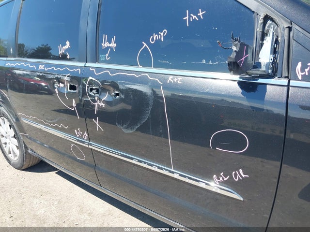 Chrysler Town & Country Touring