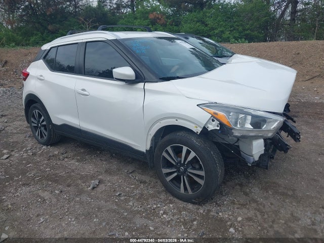 Salvage Nissan Kicks Image