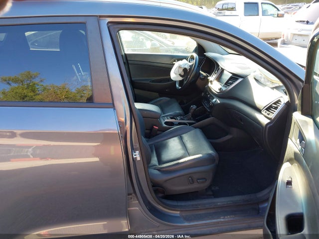 Hyundai TUCSON Se Plus