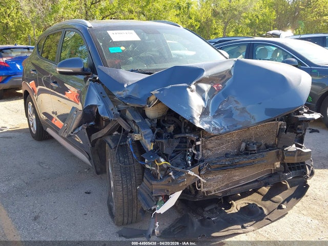Salvage Hyundai TUCSON Image
