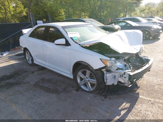 Salvage Toyota Camry Image