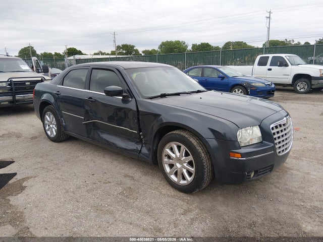 Salvage Chrysler 300 Image