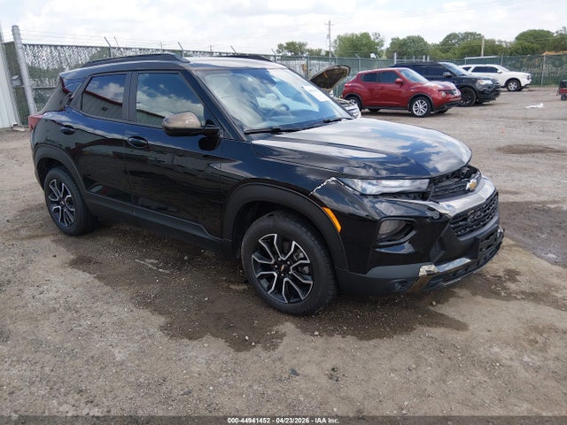 Salvage Chevrolet Trailblazer Image