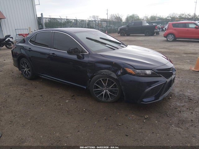 Salvage Toyota Camry Image
