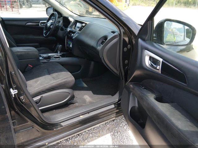 Nissan Pathfinder S