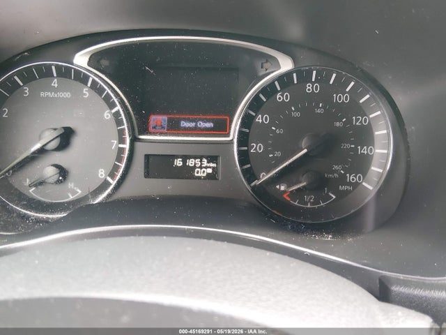 Nissan Pathfinder S