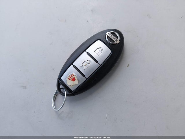 Nissan Pathfinder S