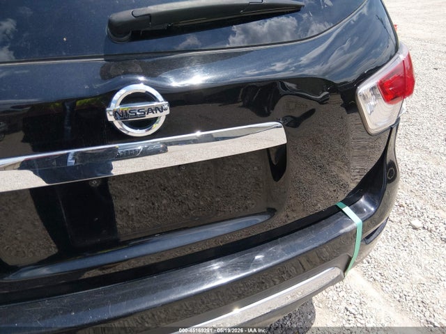 Nissan Pathfinder S