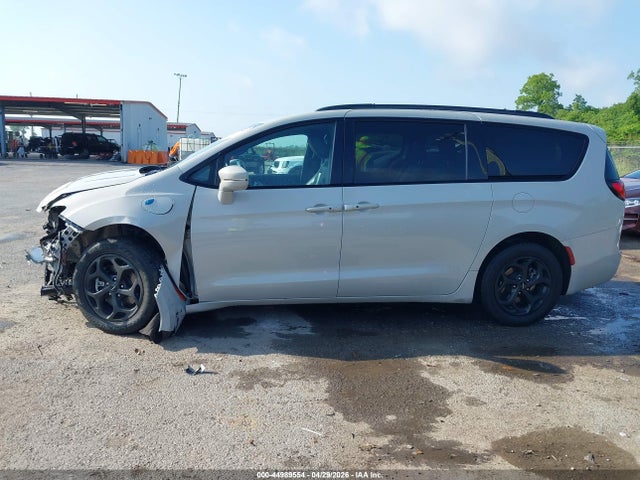 Chrysler Pacifica Limited