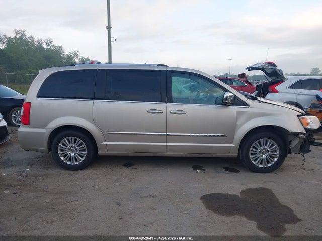 Chrysler Town & Country Limited