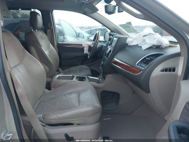Chrysler Town & Country Limited