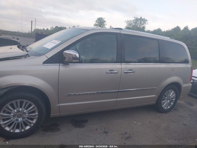 Chrysler Town & Country Limited