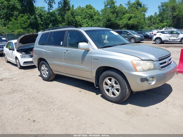 Salvage Toyota Highlander Image