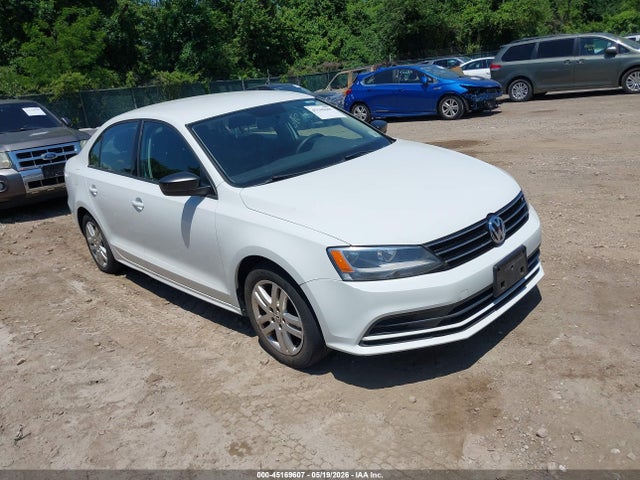 Salvage Volkswagen Jetta Image