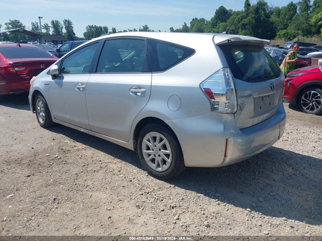 Toyota Prius v Two