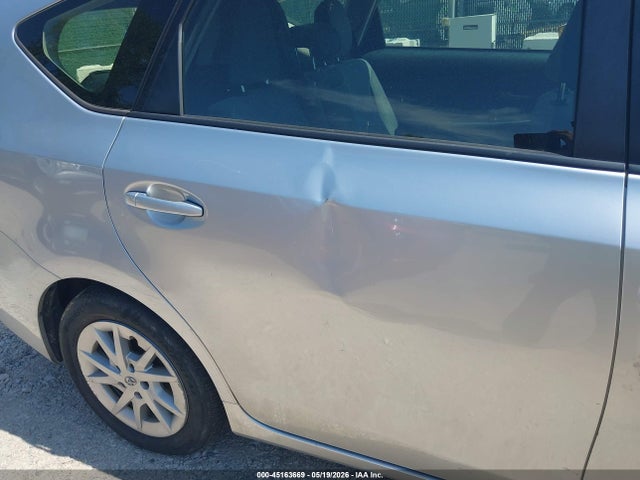 Toyota Prius v Two