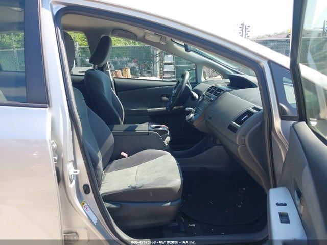 Toyota Prius v Two