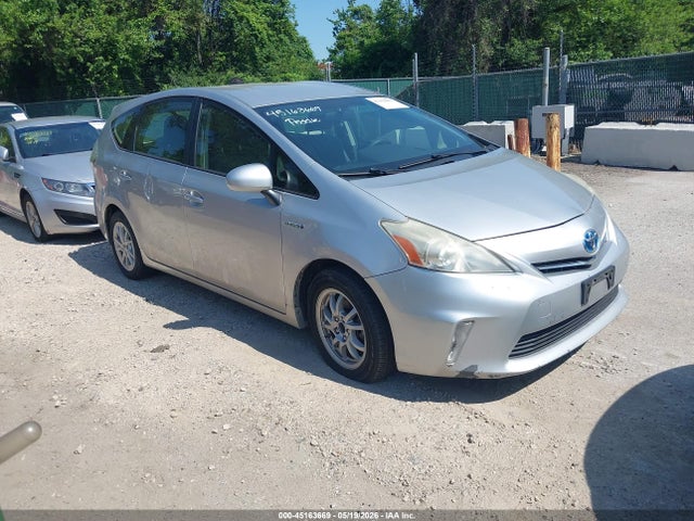 Salvage Toyota Prius v Image