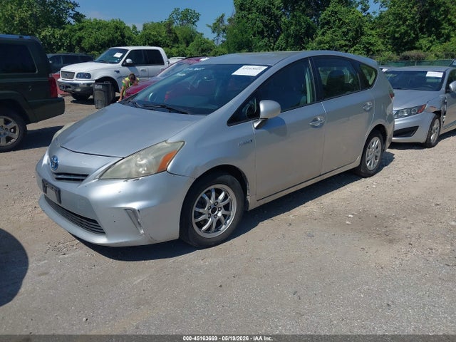 Toyota Prius v Two