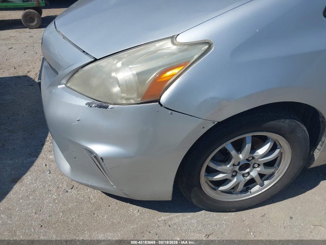 Toyota Prius v Two