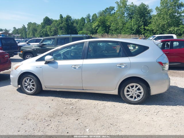 Toyota Prius v Two