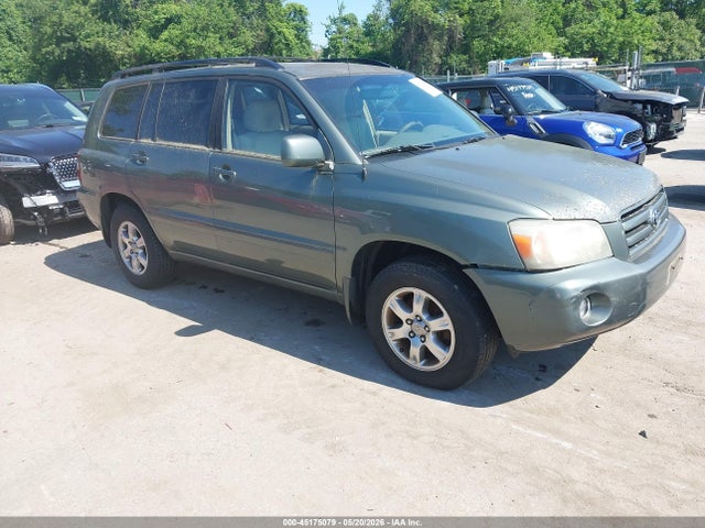 Salvage Toyota Highlander Image