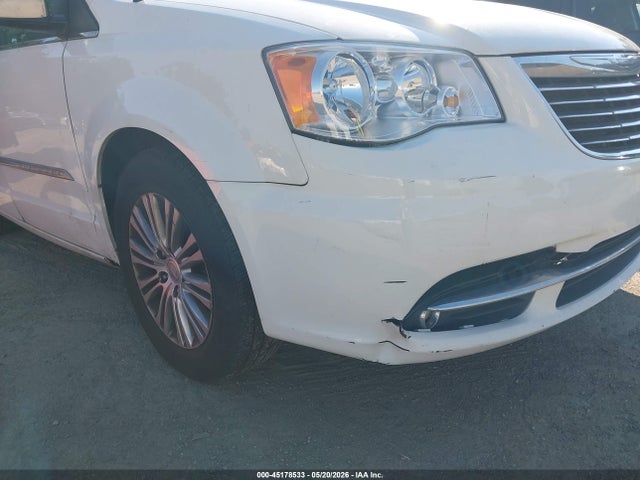 Chrysler Town & Country Touring-l
