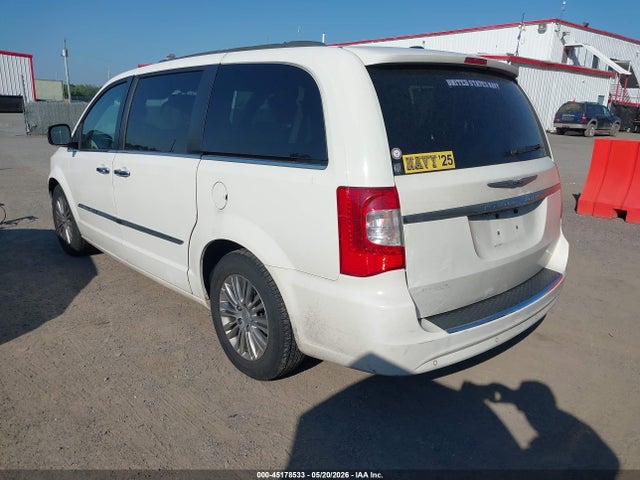 Chrysler Town & Country Touring-l