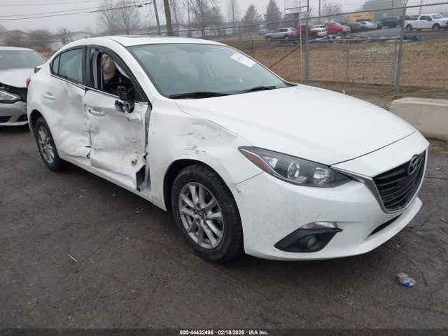 Salvage Mazda Mazda3 Image