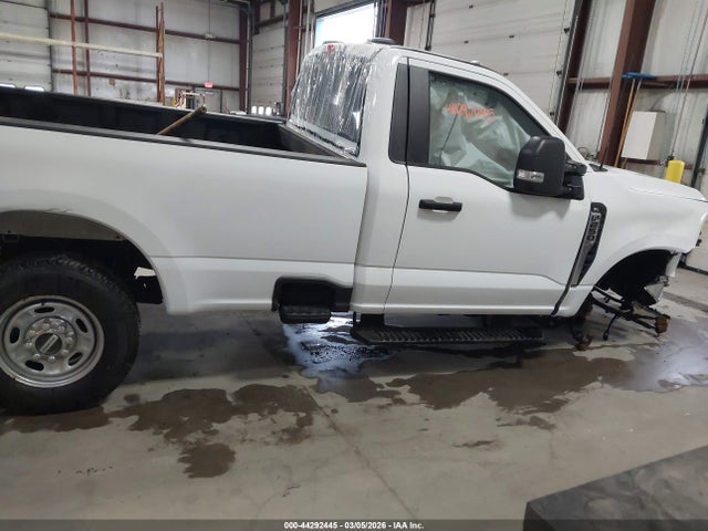 Ford F-250 Xl