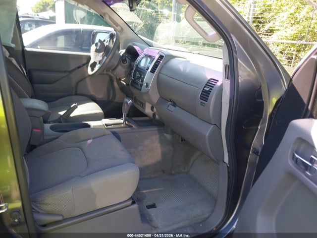 Nissan Frontier Sv