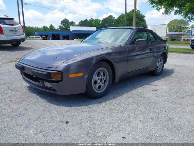 Porsche 944