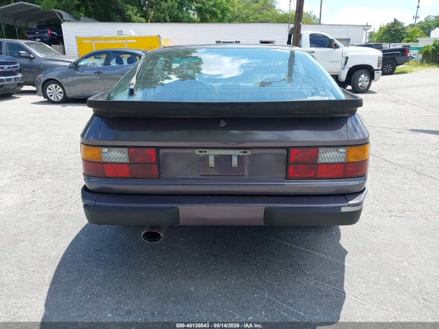 Porsche 944