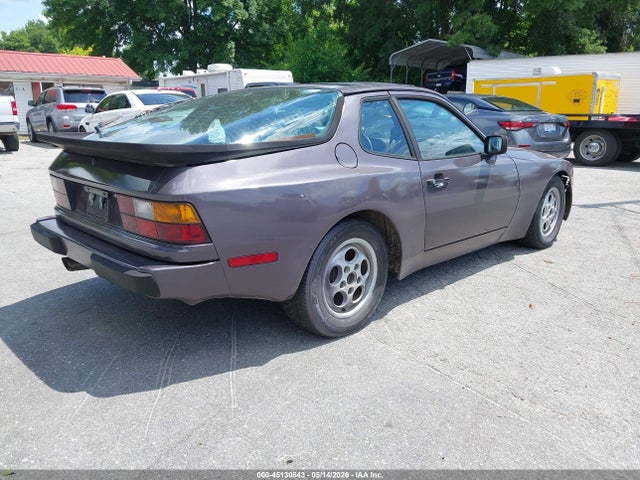 Porsche 944