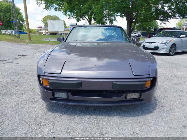 Porsche 944