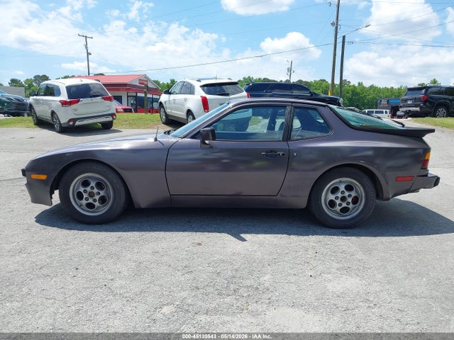 Porsche 944