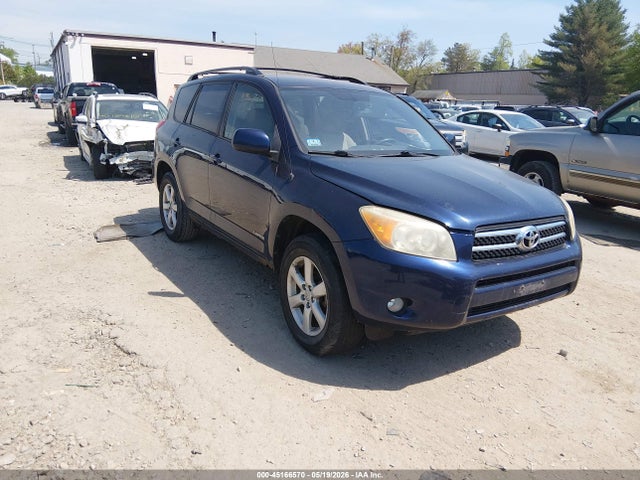 Salvage Toyota RAV4 Image