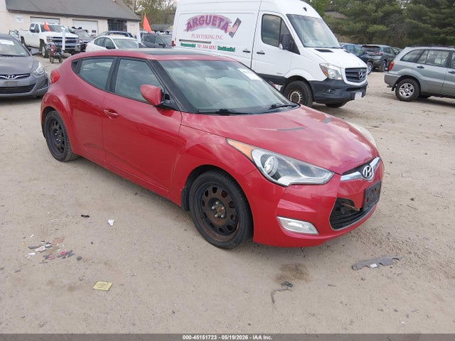 Salvage Hyundai VELOSTER Image