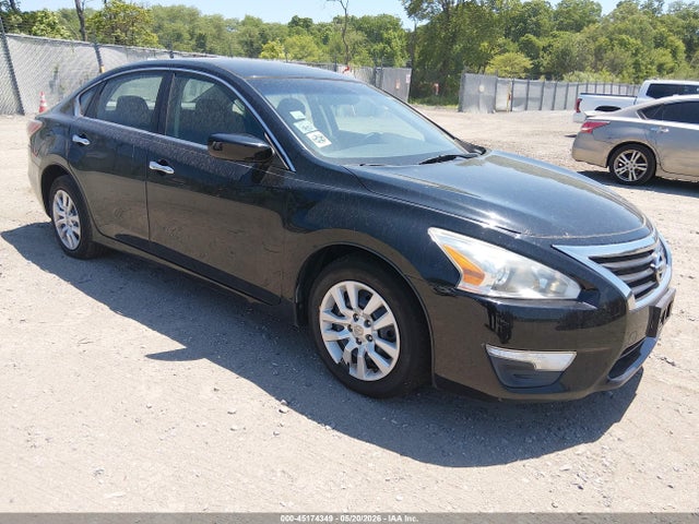 Salvage Nissan Altima Image