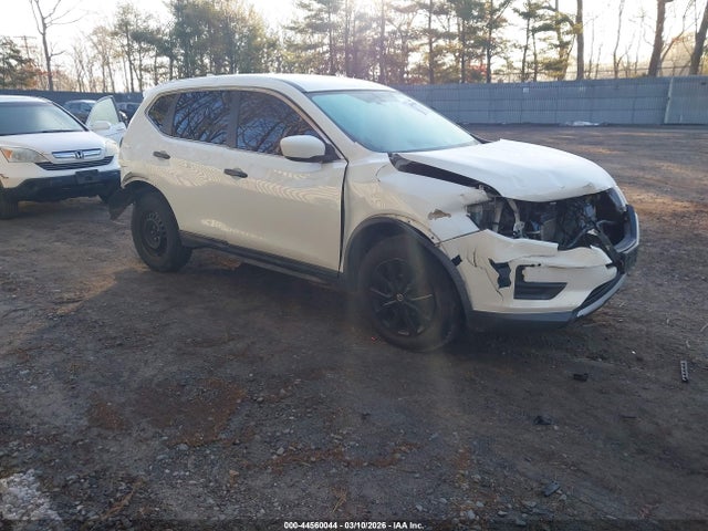 Salvage Nissan Rogue Image