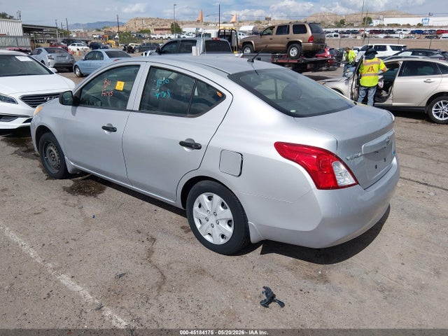 Nissan Versa 1.6 S