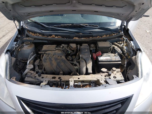 Nissan Versa 1.6 S