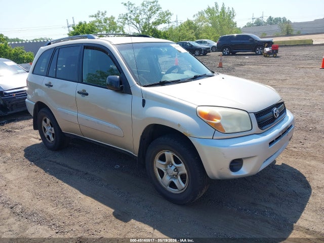 Salvage Toyota RAV4 Image